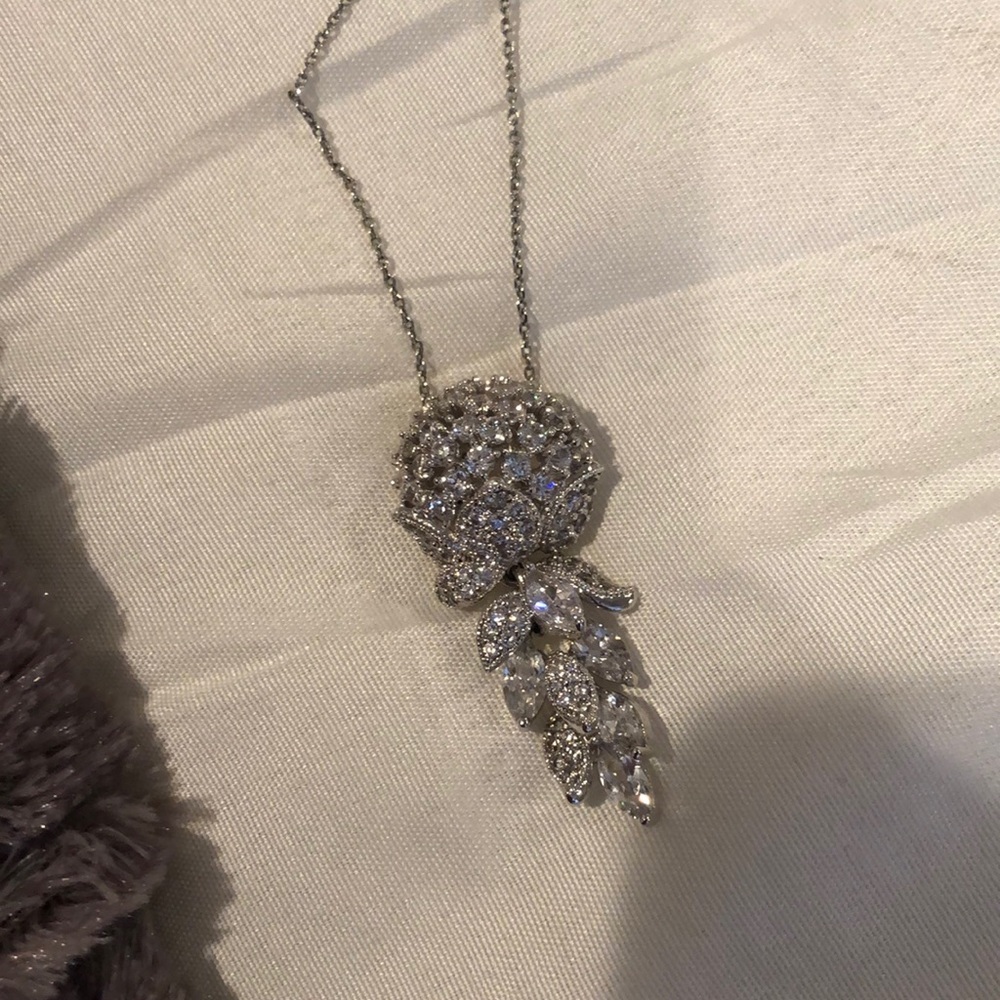 Diamond necklace with chain